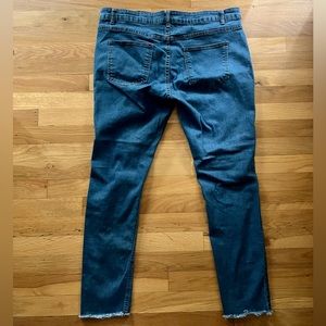 Dark washed ripped XL jeans